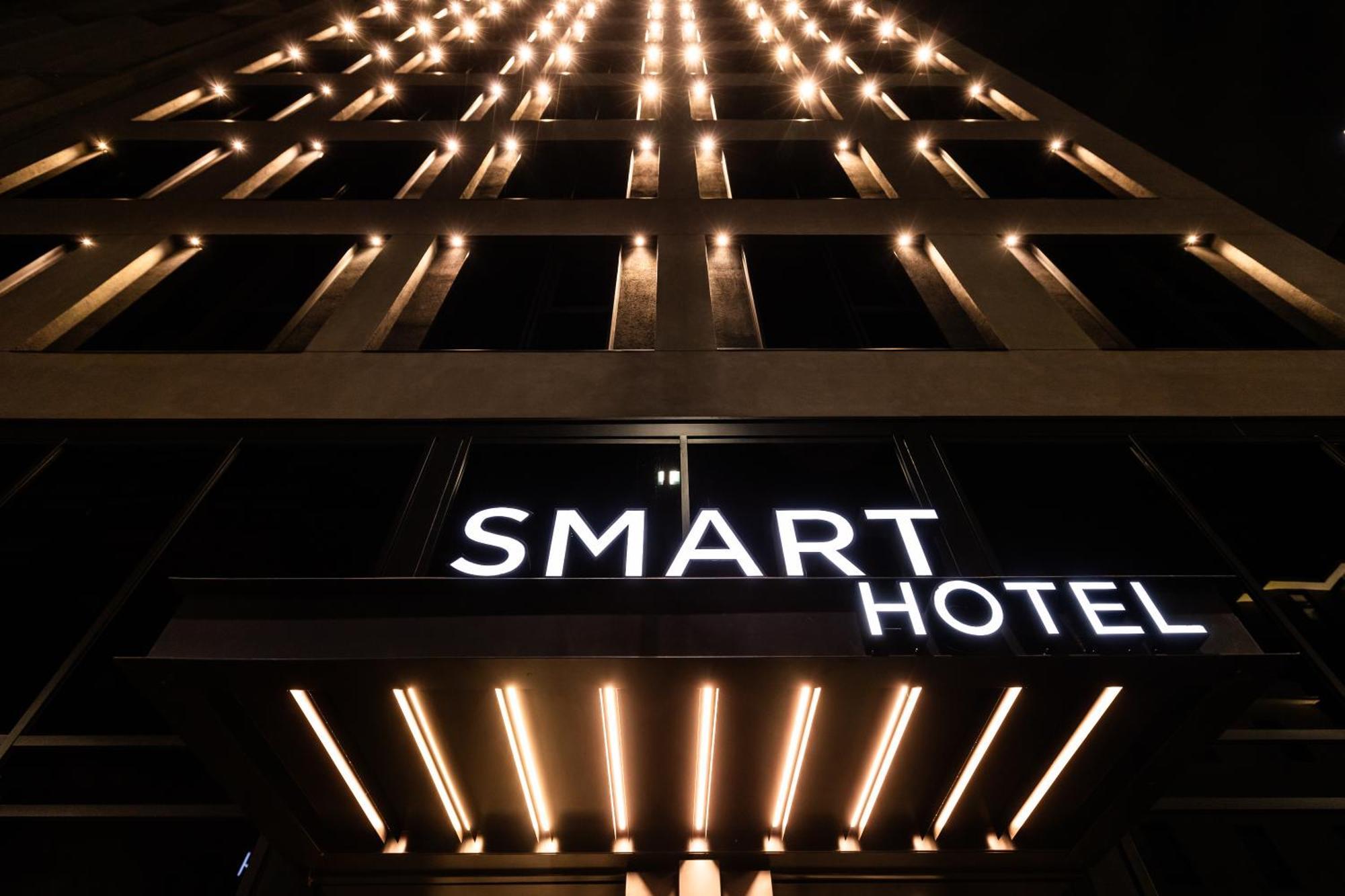 Smart Hotel Central Milano Exteriör bild